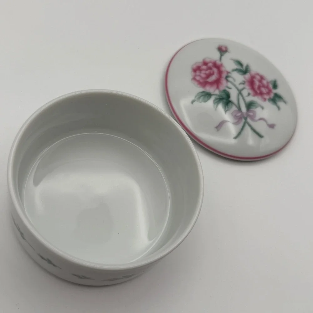 Vintage Japanese Porcelain‎ Trinket Box Floral Roses Lidded Dish